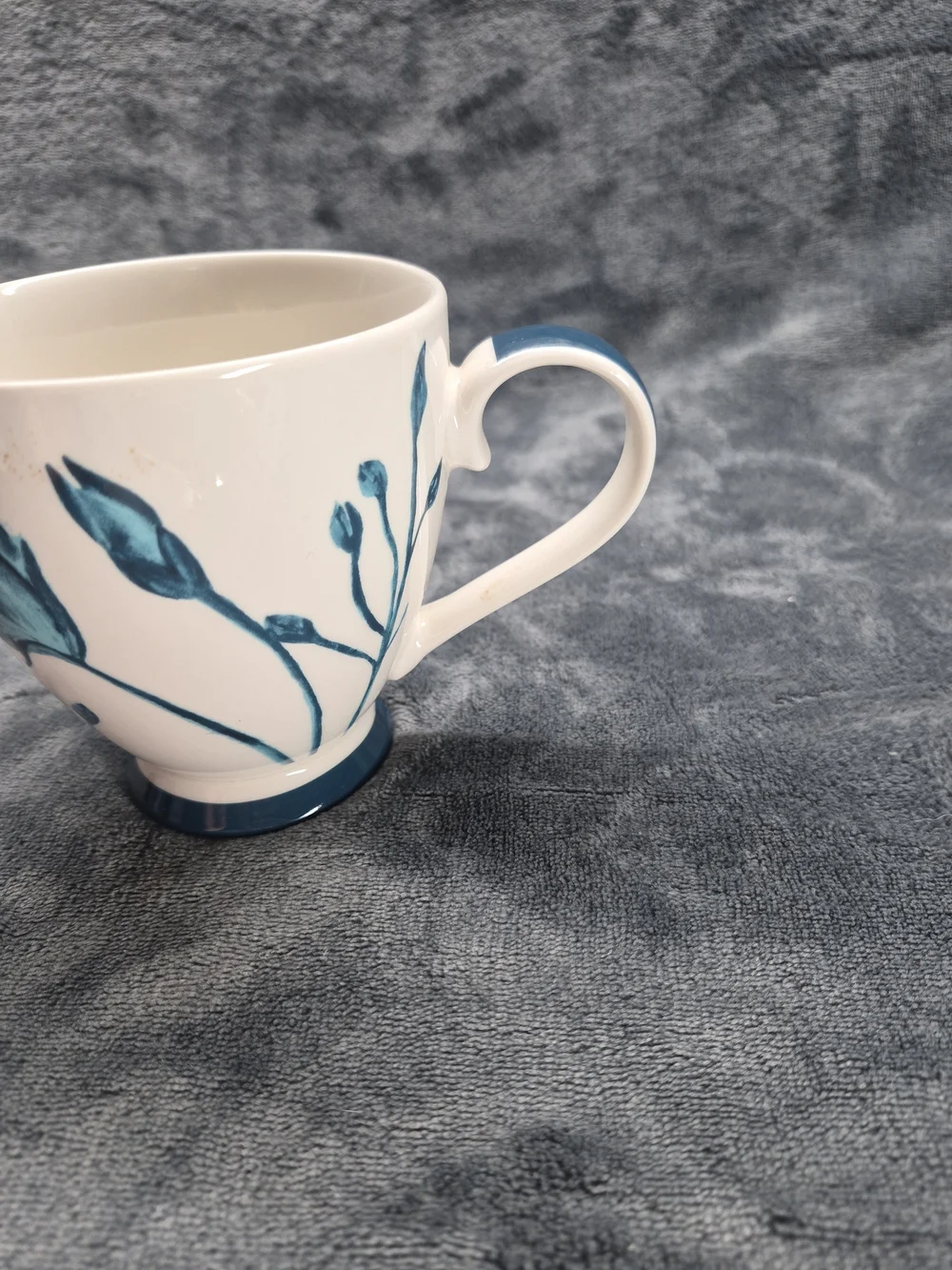 English Mug Company Navy  Blue Floral Mug Cup Coffee Tea 12 oz EUC